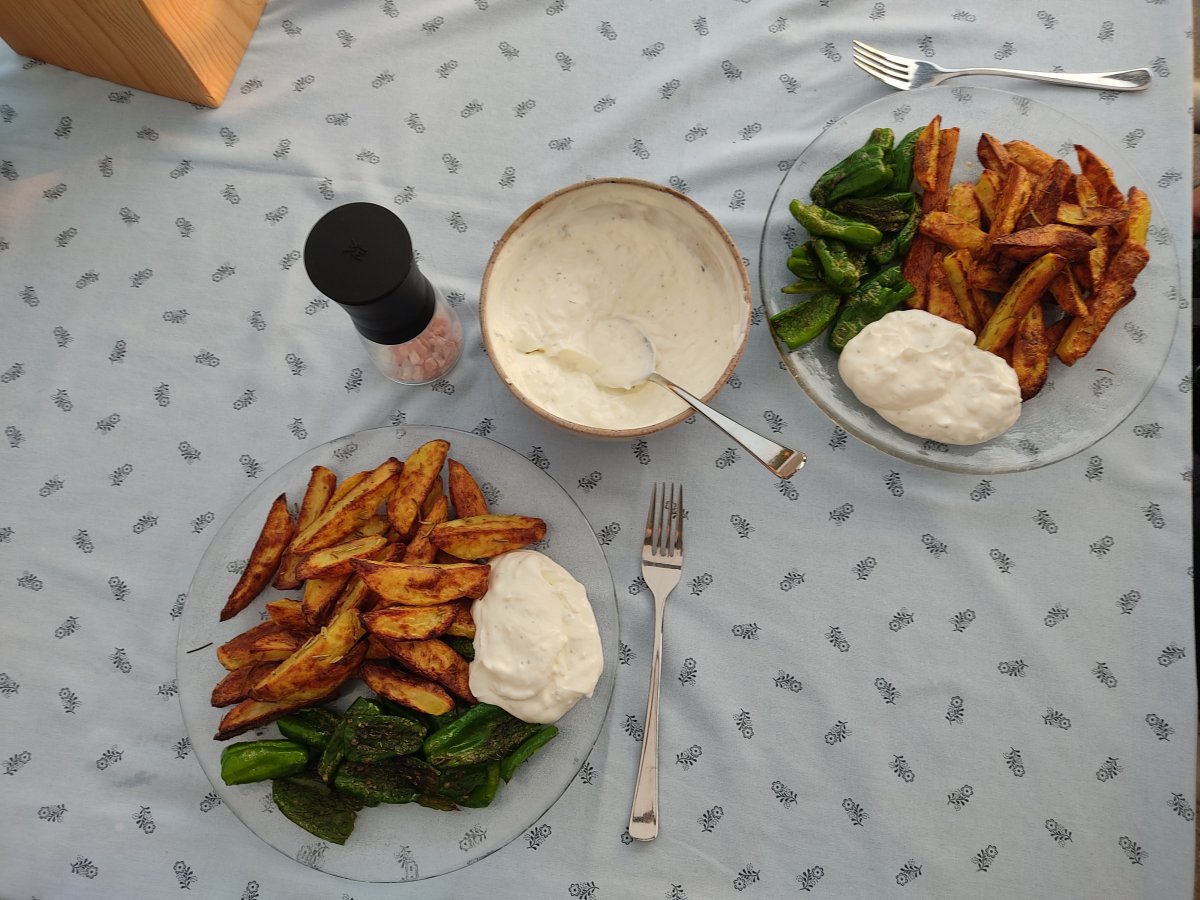2021-06-09 Rosmarinkartoffeln mit Pimientos (Bratpaprika).jpg