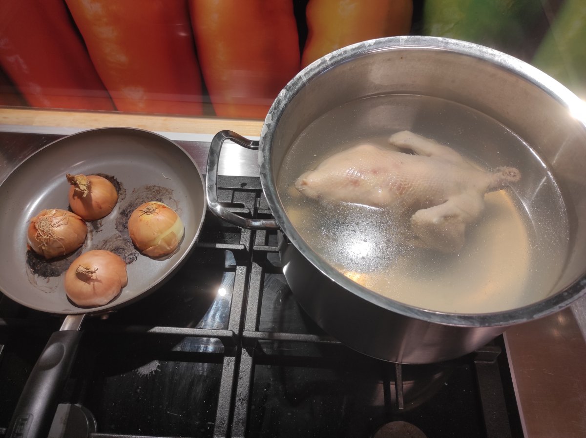 2021-12-02 0001 Hühnerbrühe kochen (1).jpg