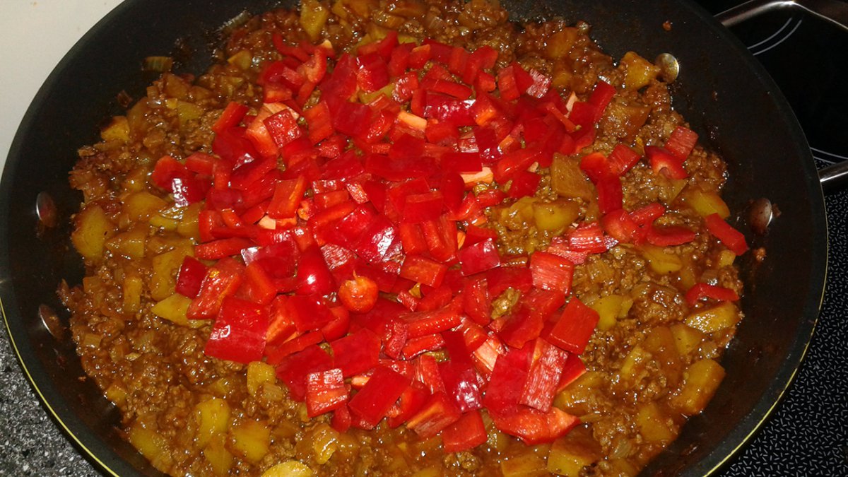 Hackfleisch-Kartoffel-Paprikapfanne.jpg