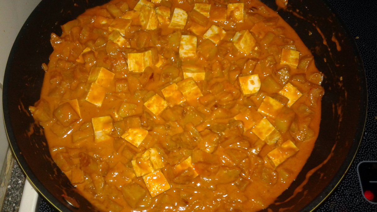 KartoffelTofuCurryRed.jpg