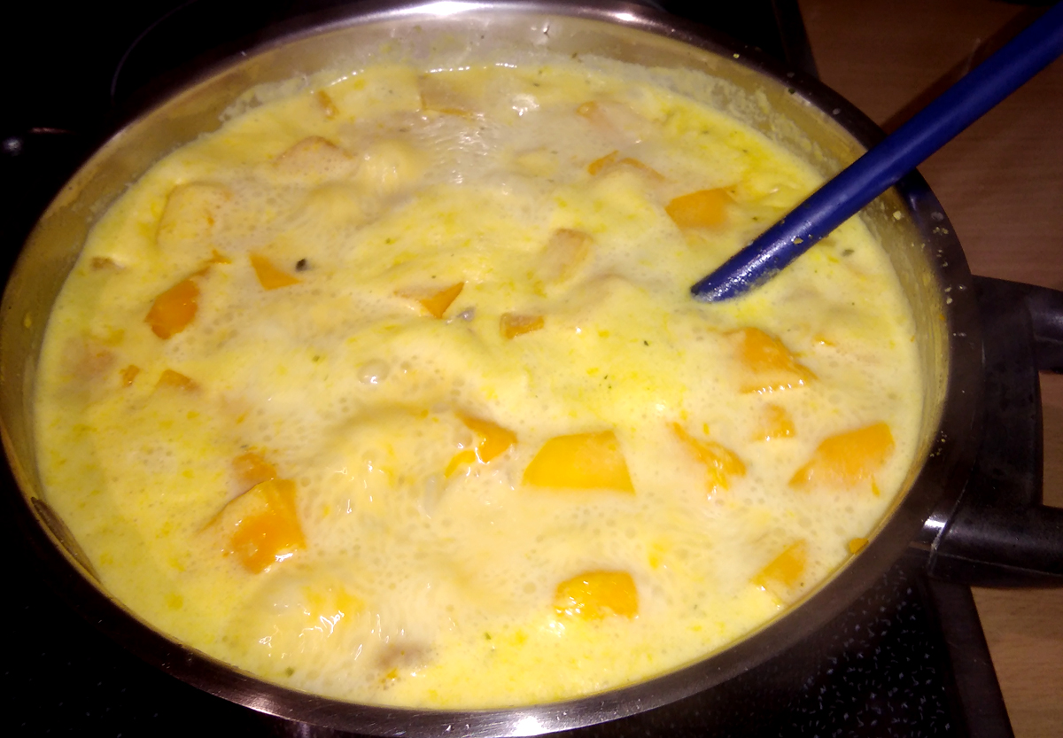 Pumpkincremesoup_cooking.jpg