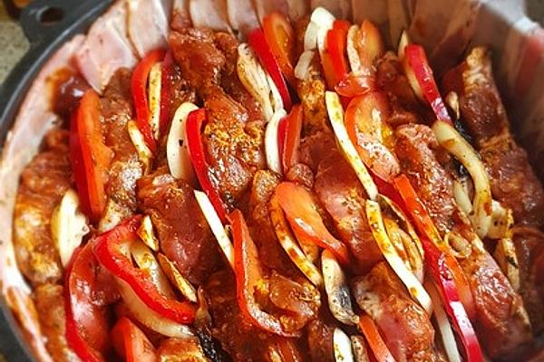 roberts-layer-meat-from-dutch-oven-167548.jpg
