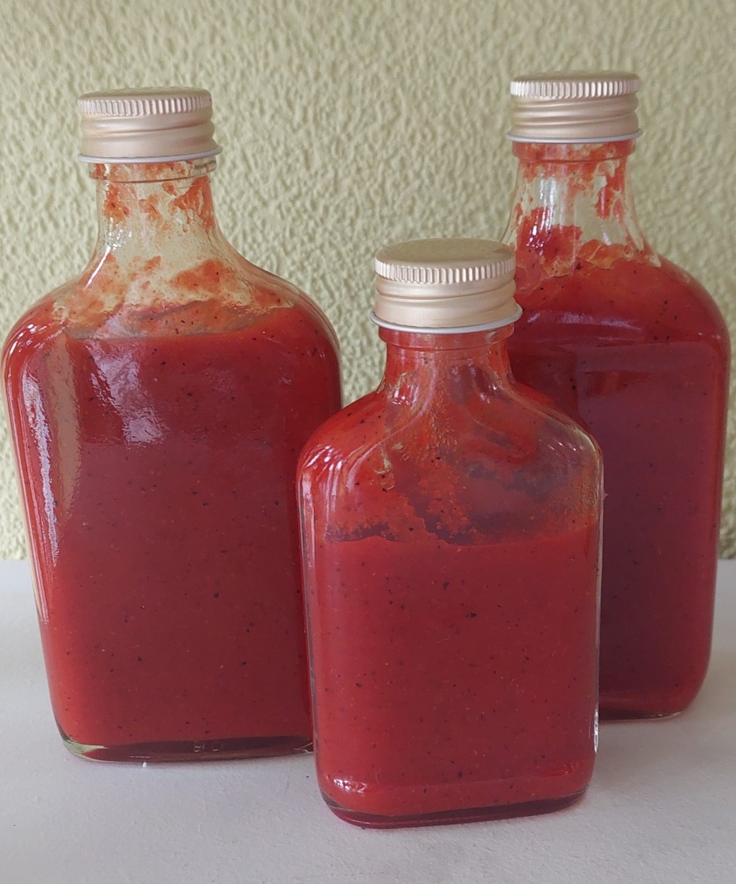Srirachachilicuvee.jpg