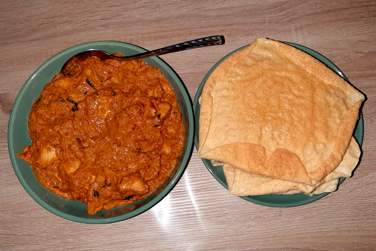 Tikka_Masala-Papadums.jpg