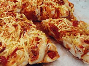 Dutch Oven Pizza