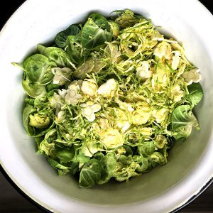 Rosenkohl gehobelt