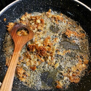 Hühnerhaut Confit