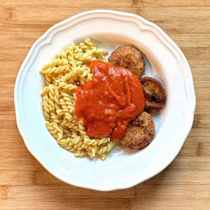 Nudeln, Tomatensoße & Jägerschnitzel