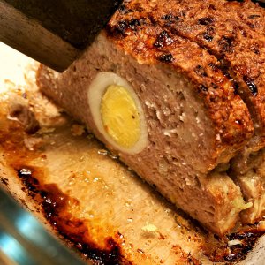 Gefüllter Hackbraten, Kartoffelstampf, Mischgemüse