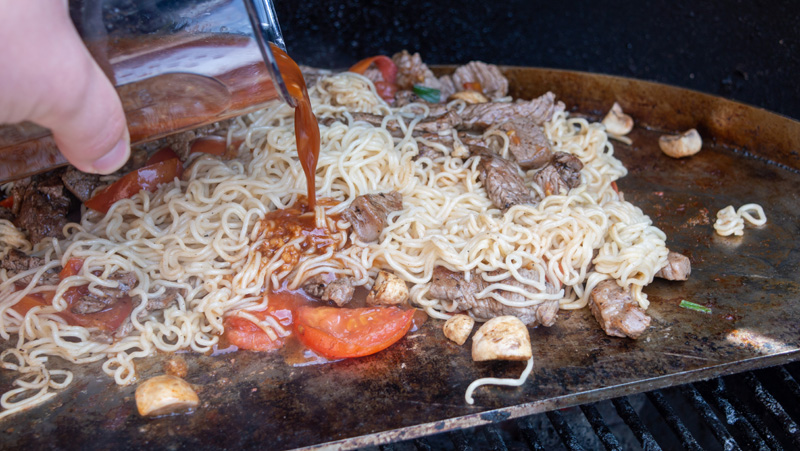 190503_Beef_Chow_Mein_8.jpg