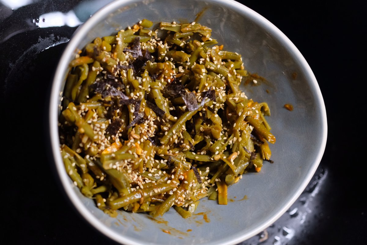 Grüne Bohnen mit Con Gochujang